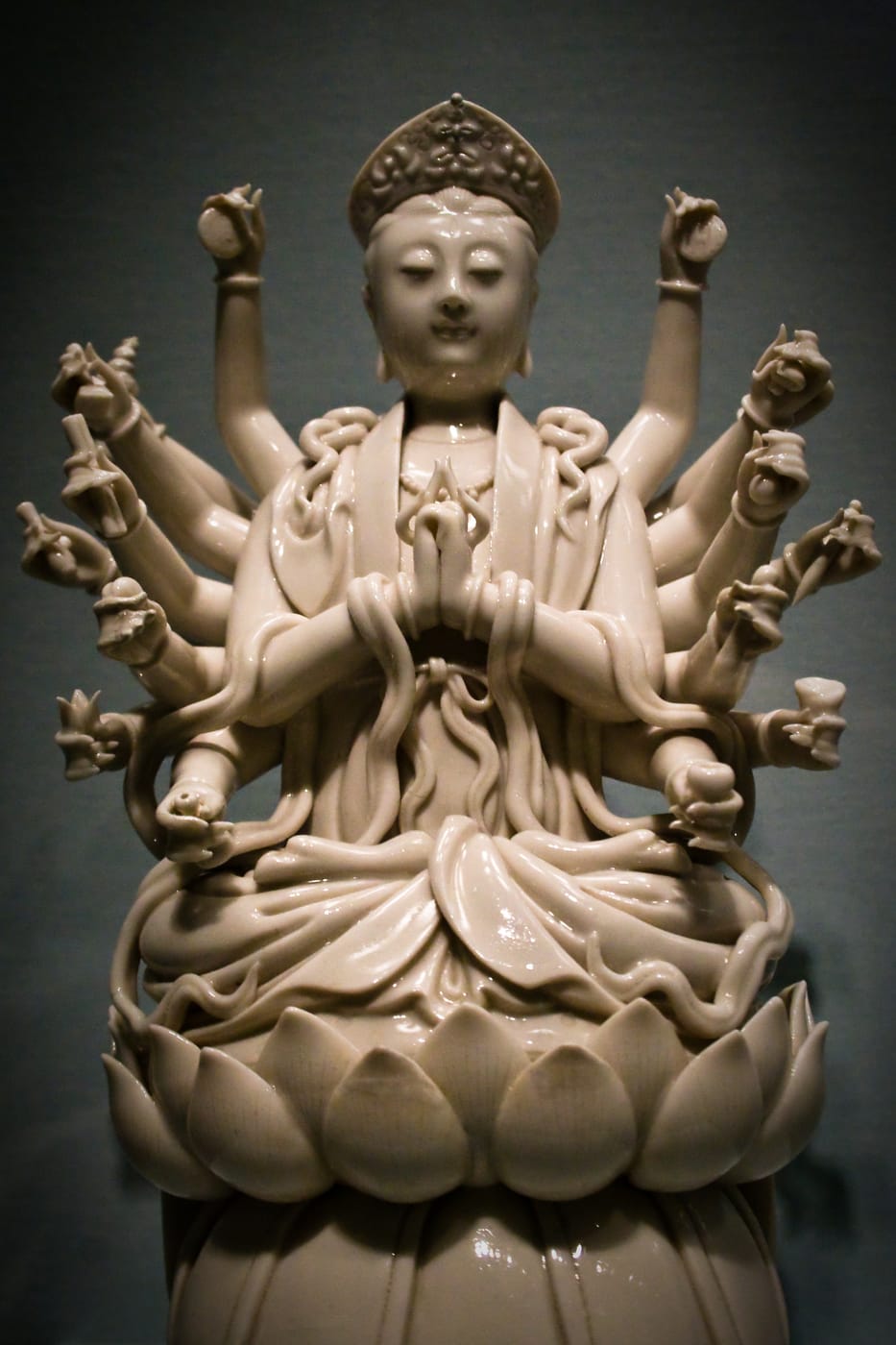 中国白瓷准提菩萨像
